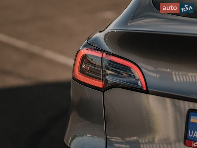 Позашляховик / Кросовер Tesla Model Y 2024 в Києві фото 12 Позашляховик / Кросовер Tesla Model Y 2024 в Києві