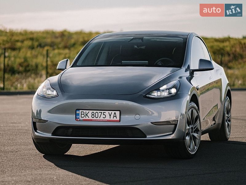 Позашляховик / Кросовер Tesla Model Y 2024 в Києві фото 25 Позашляховик / Кросовер Tesla Model Y 2024 в Києві