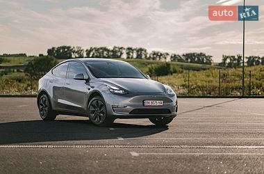 Позашляховик / Кросовер Tesla Model Y 2024 в Києві фото 29 Позашляховик / Кросовер Tesla Model Y 2024 в Києві