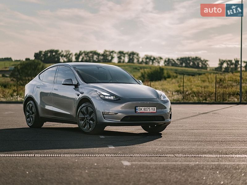 Позашляховик / Кросовер Tesla Model Y 2024 в Києві фото 29 Позашляховик / Кросовер Tesla Model Y 2024 в Києві