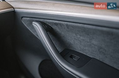 Позашляховик / Кросовер Tesla Model Y 2024 в Києві фото 76 Позашляховик / Кросовер Tesla Model Y 2024 в Києві