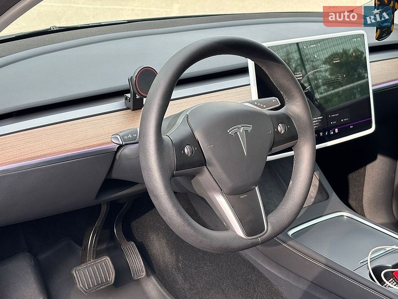 Позашляховик / Кросовер Tesla Model Y 2024 в Києві