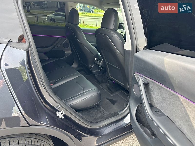 Позашляховик / Кросовер Tesla Model Y 2024 в Києві