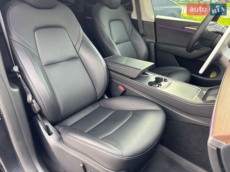 Позашляховик / Кросовер Tesla Model Y 2024 в Києві