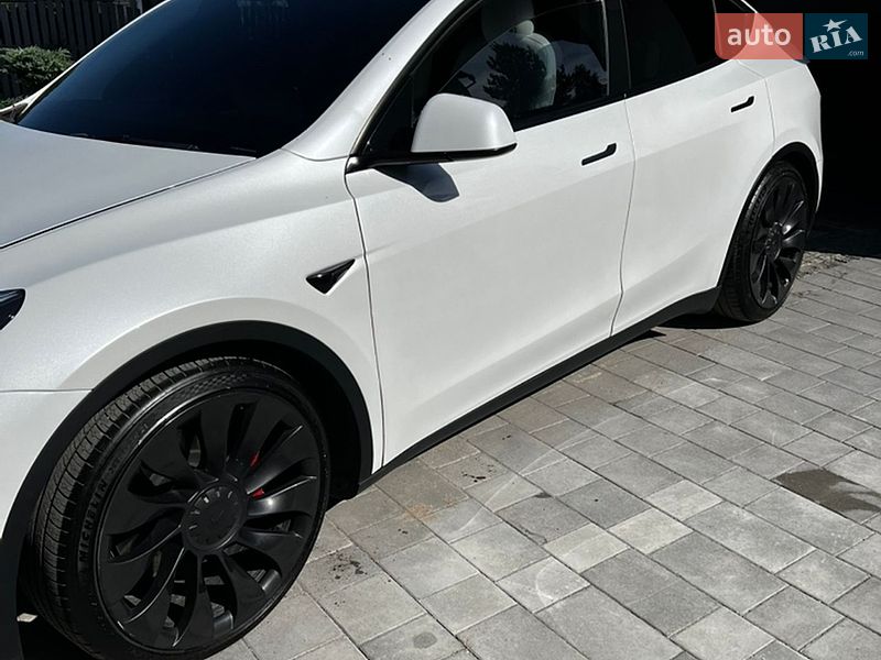 Внедорожник / Кроссовер Tesla Model Y 2022 в Житомире