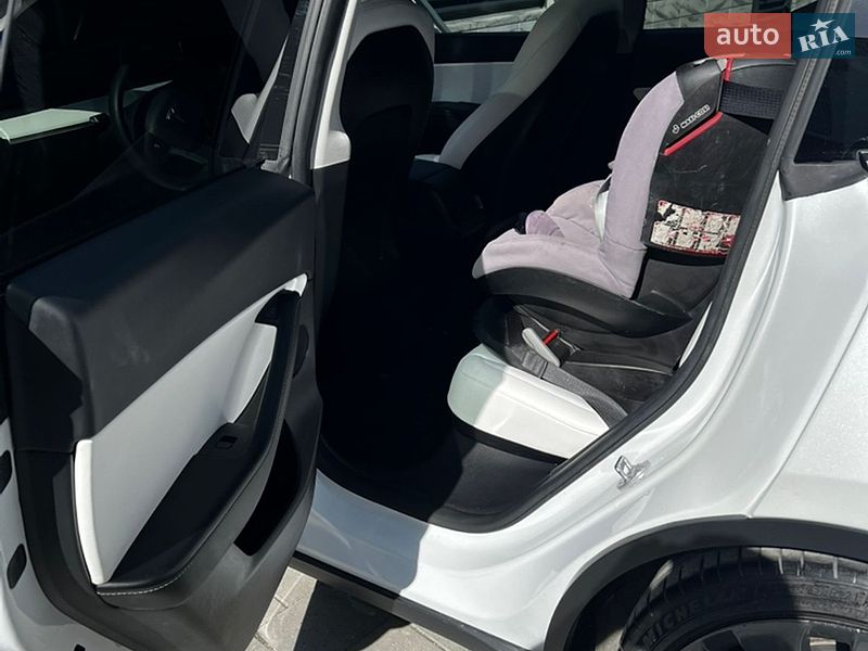 Внедорожник / Кроссовер Tesla Model Y 2022 в Житомире