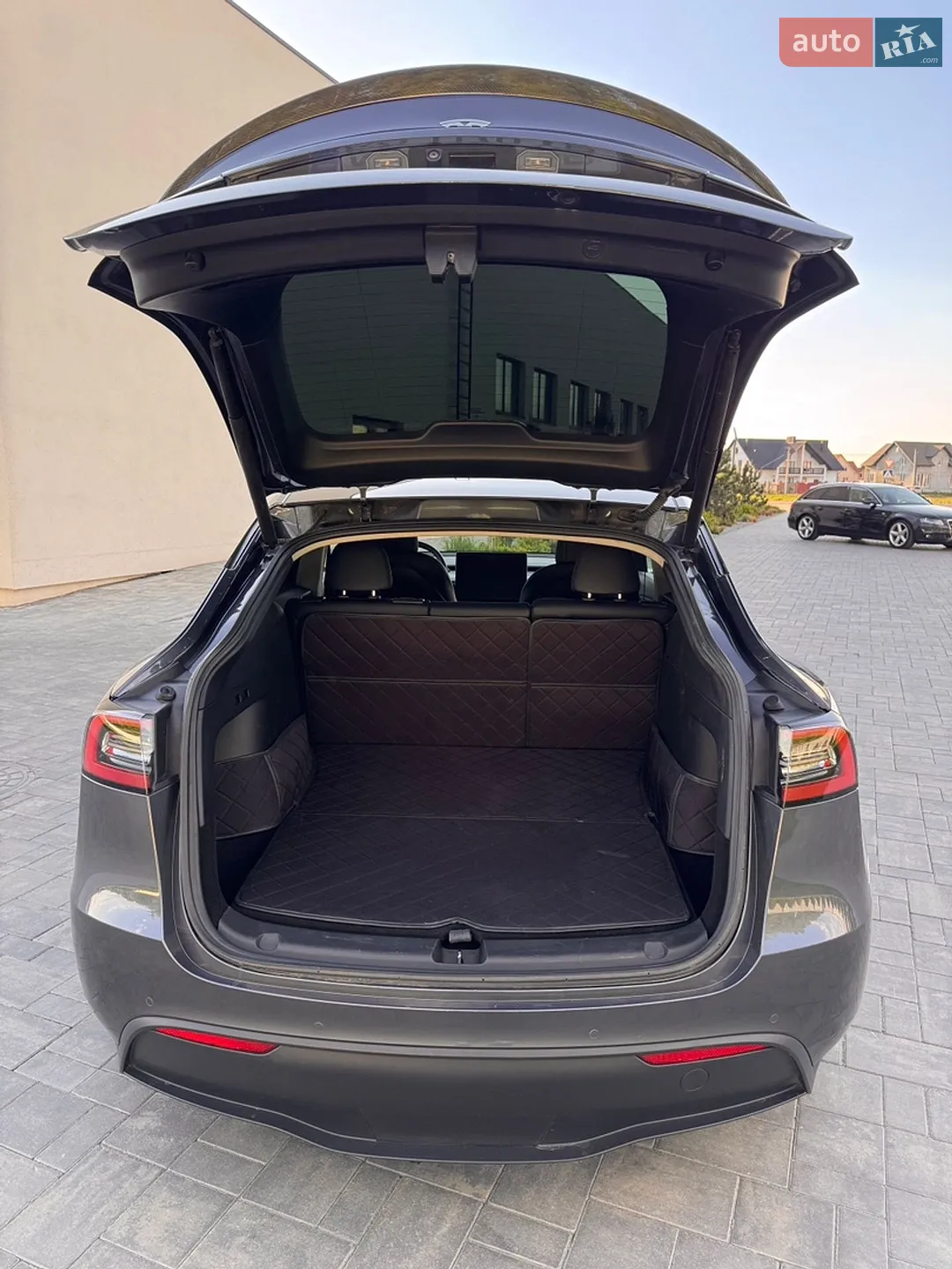 2022 Tesla Model Y - мініатюра 23