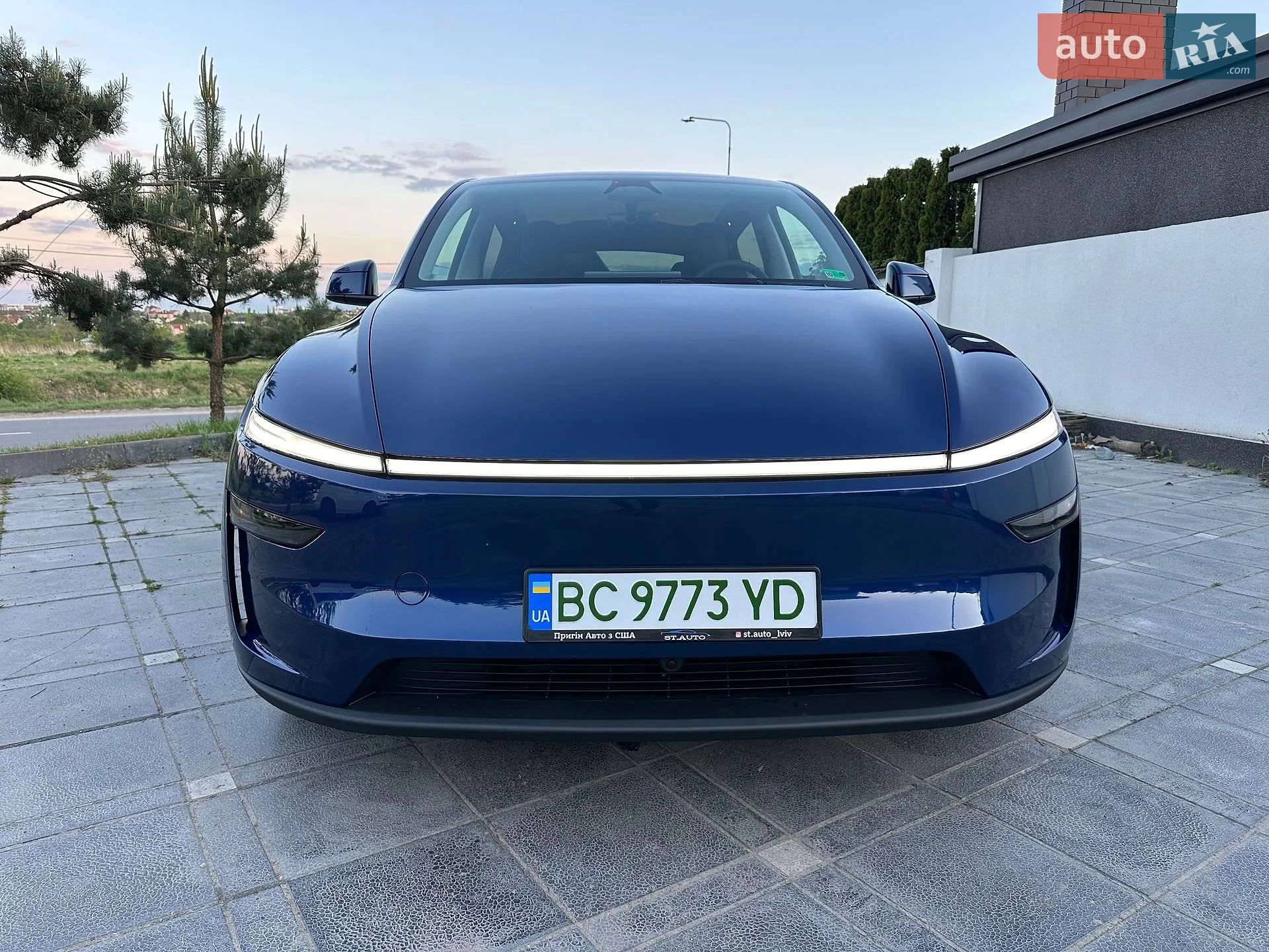 2025 Tesla Model Y - мініатюра 2