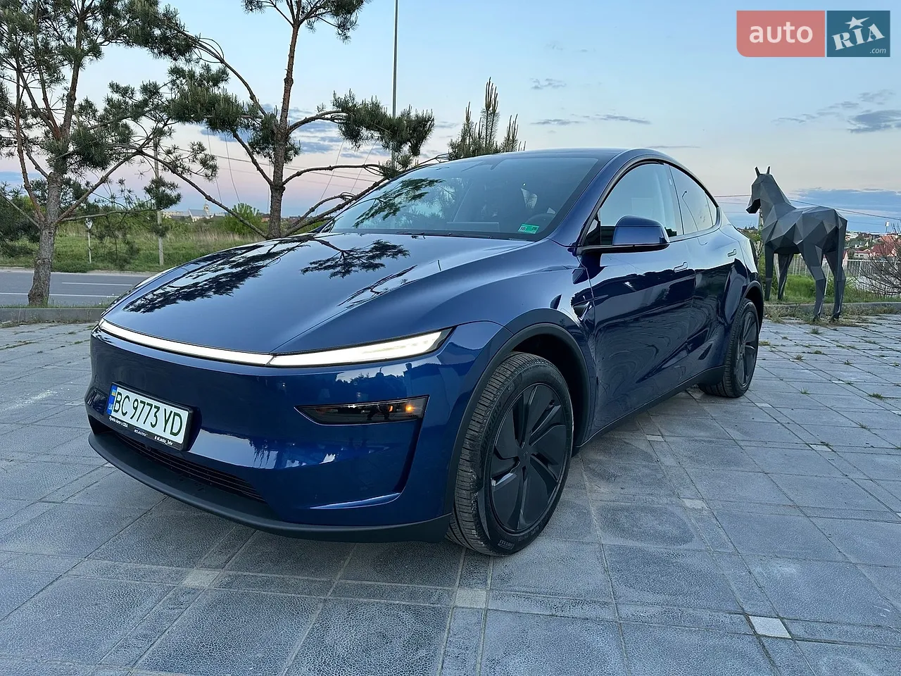 2025 Tesla Model Y - мініатюра 18