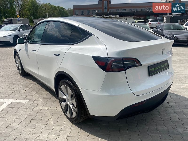 Внедорожник / Кроссовер Tesla Model Y 2023 в Киеве