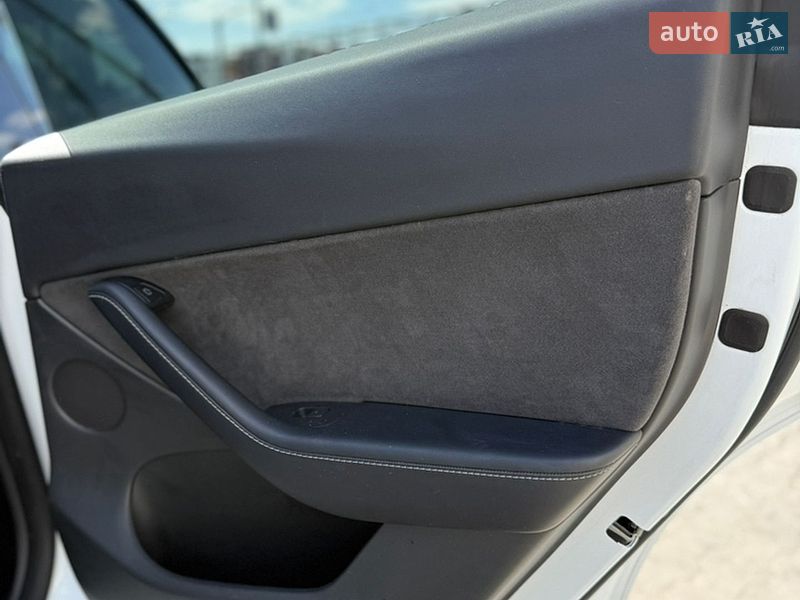 Внедорожник / Кроссовер Tesla Model Y 2022 в Виннице