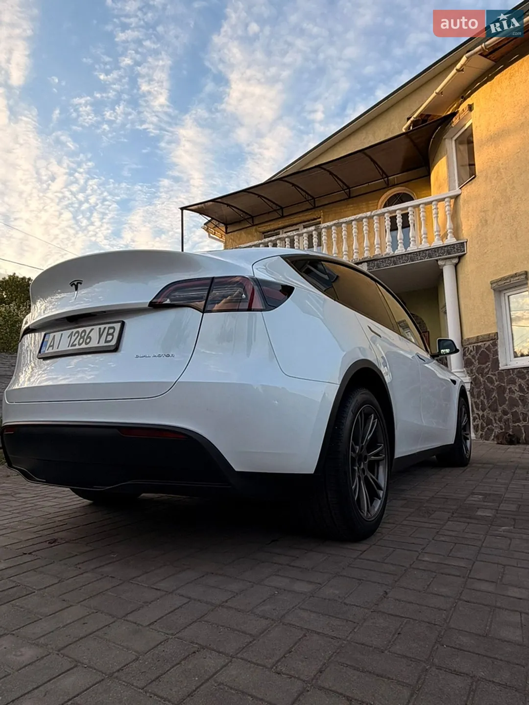 2024 Tesla Model Y - мініатюра 9