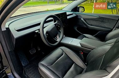 Внедорожник / Кроссовер Tesla Model Y 2025 в Киеве