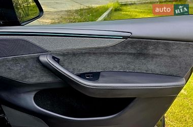 Внедорожник / Кроссовер Tesla Model Y 2025 в Киеве