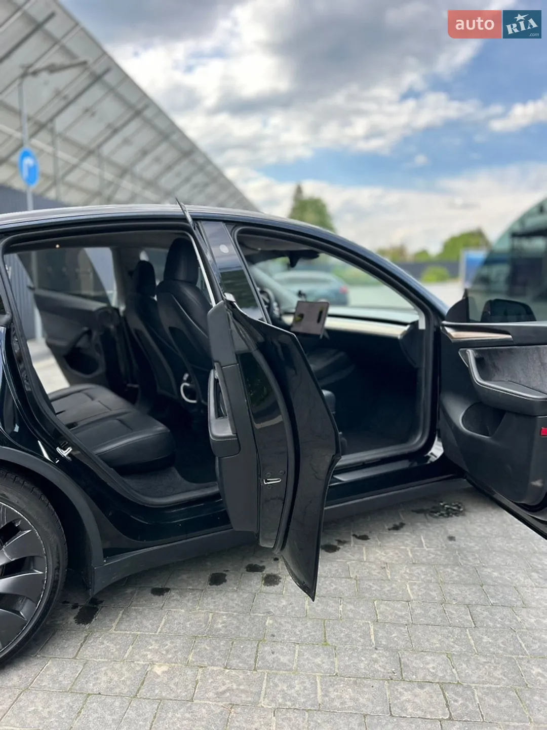2023 Tesla Model Y - мініатюра 8