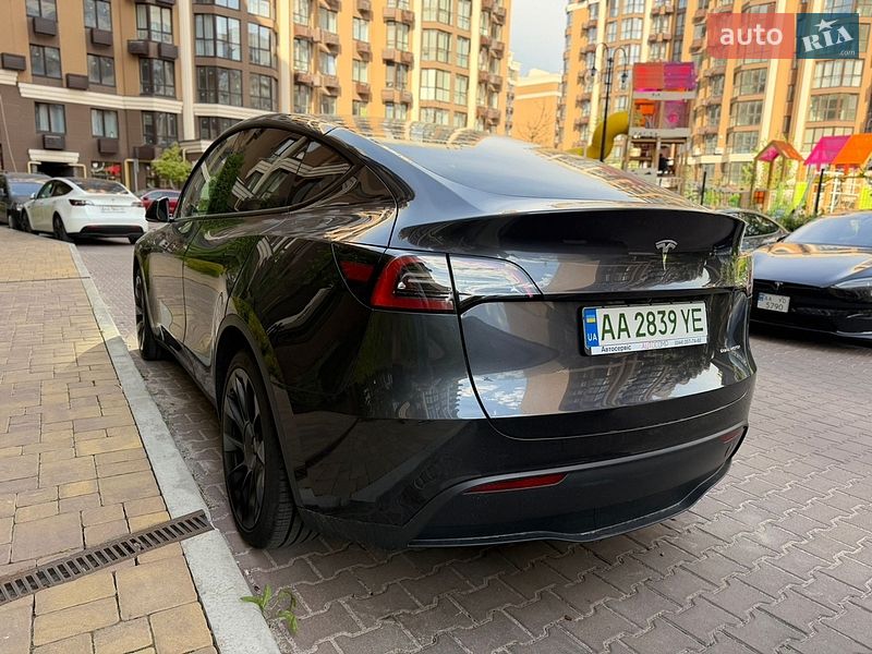 Внедорожник / Кроссовер Tesla Model Y 2024 в Киеве