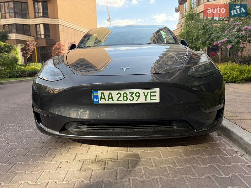 Внедорожник / Кроссовер Tesla Model Y 2024 в Киеве