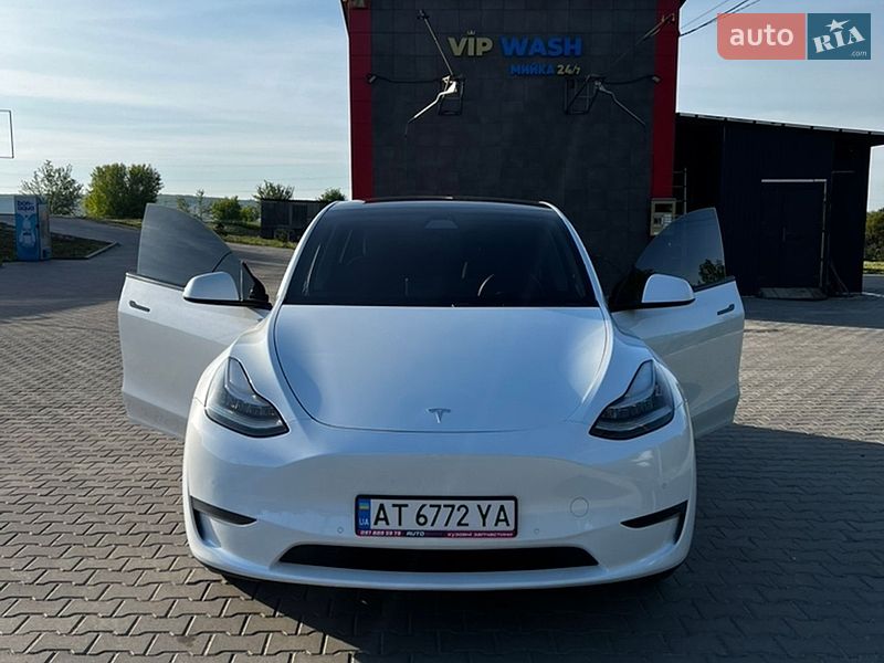 Позашляховик / Кросовер Tesla Model Y 2020 в Тлумачі