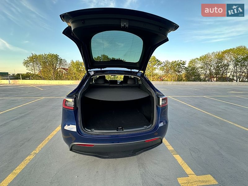 Позашляховик / Кросовер Tesla Model Y 2023 в Тернополі фото 12 Позашляховик / Кросовер Tesla Model Y 2023 в Тернополі