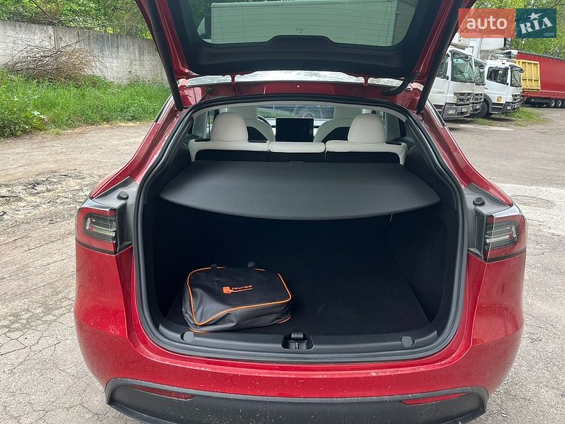Позашляховик / Кросовер Tesla Model Y 2023 в Львові