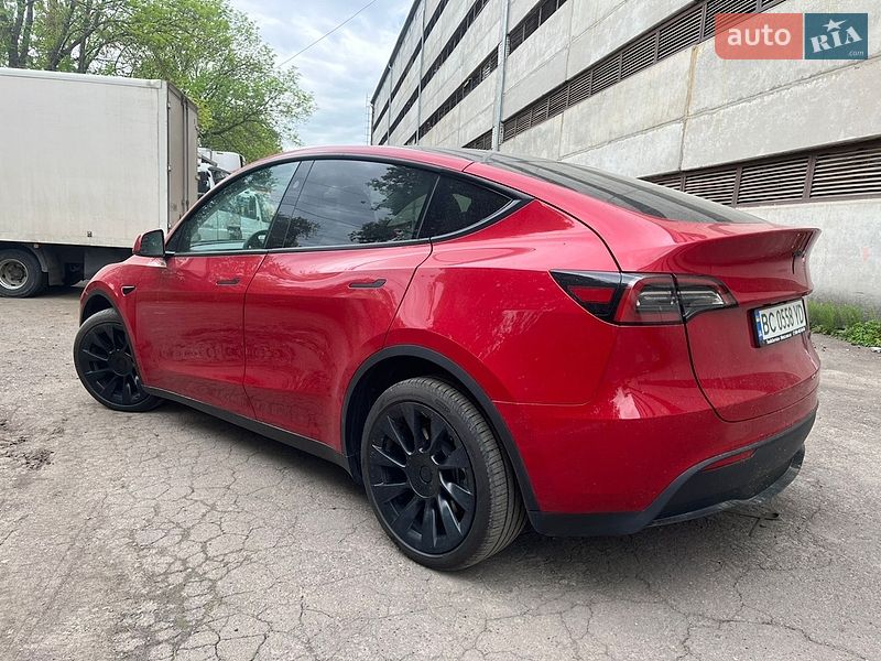 Позашляховик / Кросовер Tesla Model Y 2023 в Львові