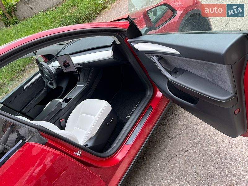 Позашляховик / Кросовер Tesla Model Y 2023 в Львові