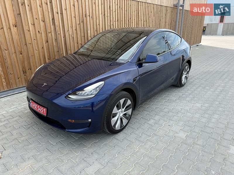 Внедорожник / Кроссовер Tesla Model Y 2023 в Львове