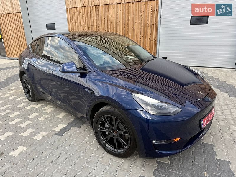 Tesla Model Y 2023