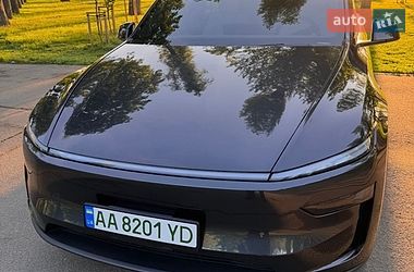 Внедорожник / Кроссовер Tesla Model Y 2025 в Киеве