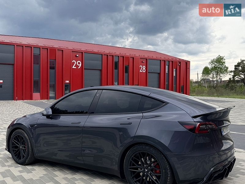 Позашляховик / Кросовер Tesla Model Y 2022 в Львові