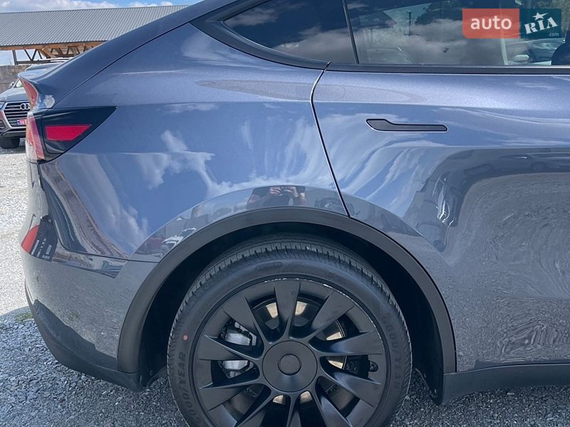 Внедорожник / Кроссовер Tesla Model Y 2022 в Ровно
