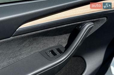 Позашляховик / Кросовер Tesla Model Y 2024 в Одесі