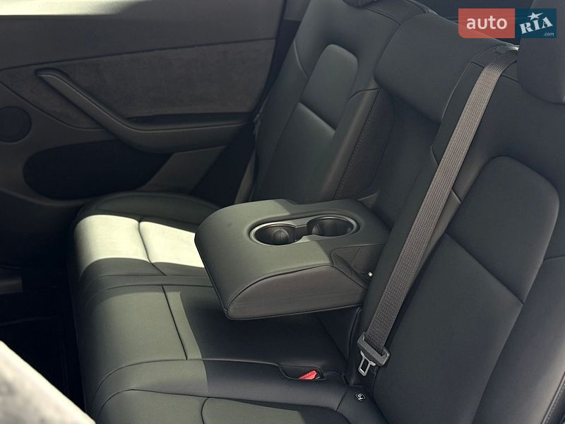 Позашляховик / Кросовер Tesla Model Y 2024 в Одесі