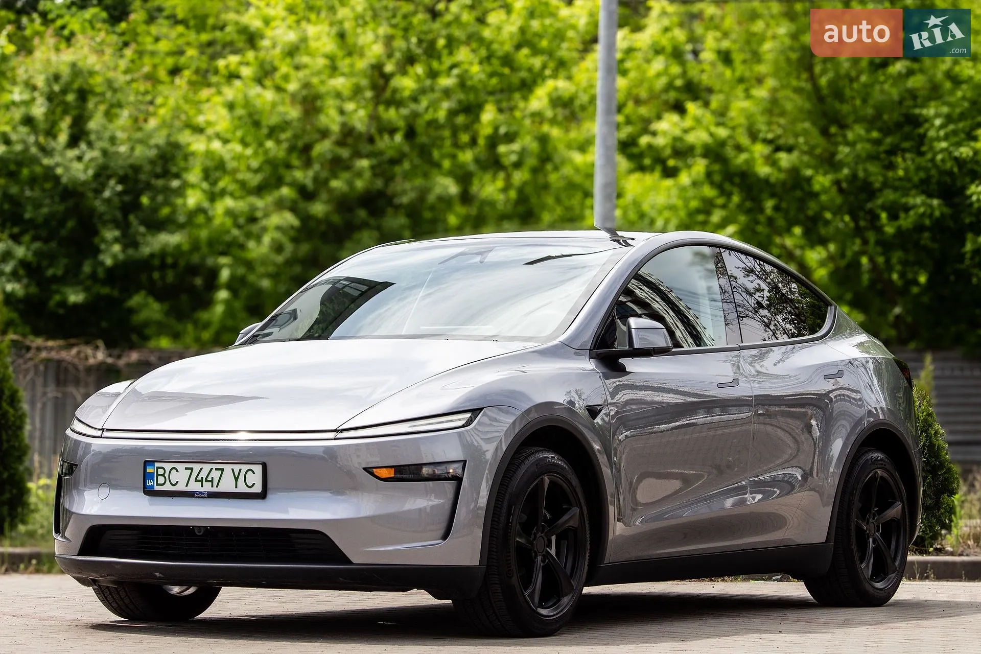 2025 Tesla Model Y - мініатюра 4