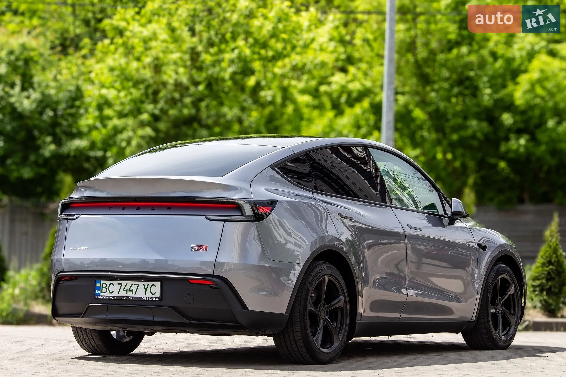 2025 Tesla Model Y - мініатюра 16