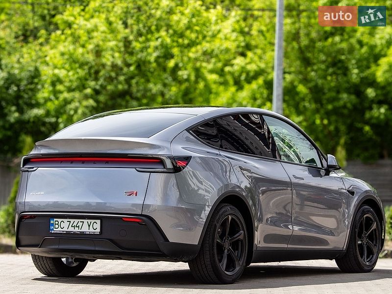Внедорожник / Кроссовер Tesla Model Y 2025 в Львове