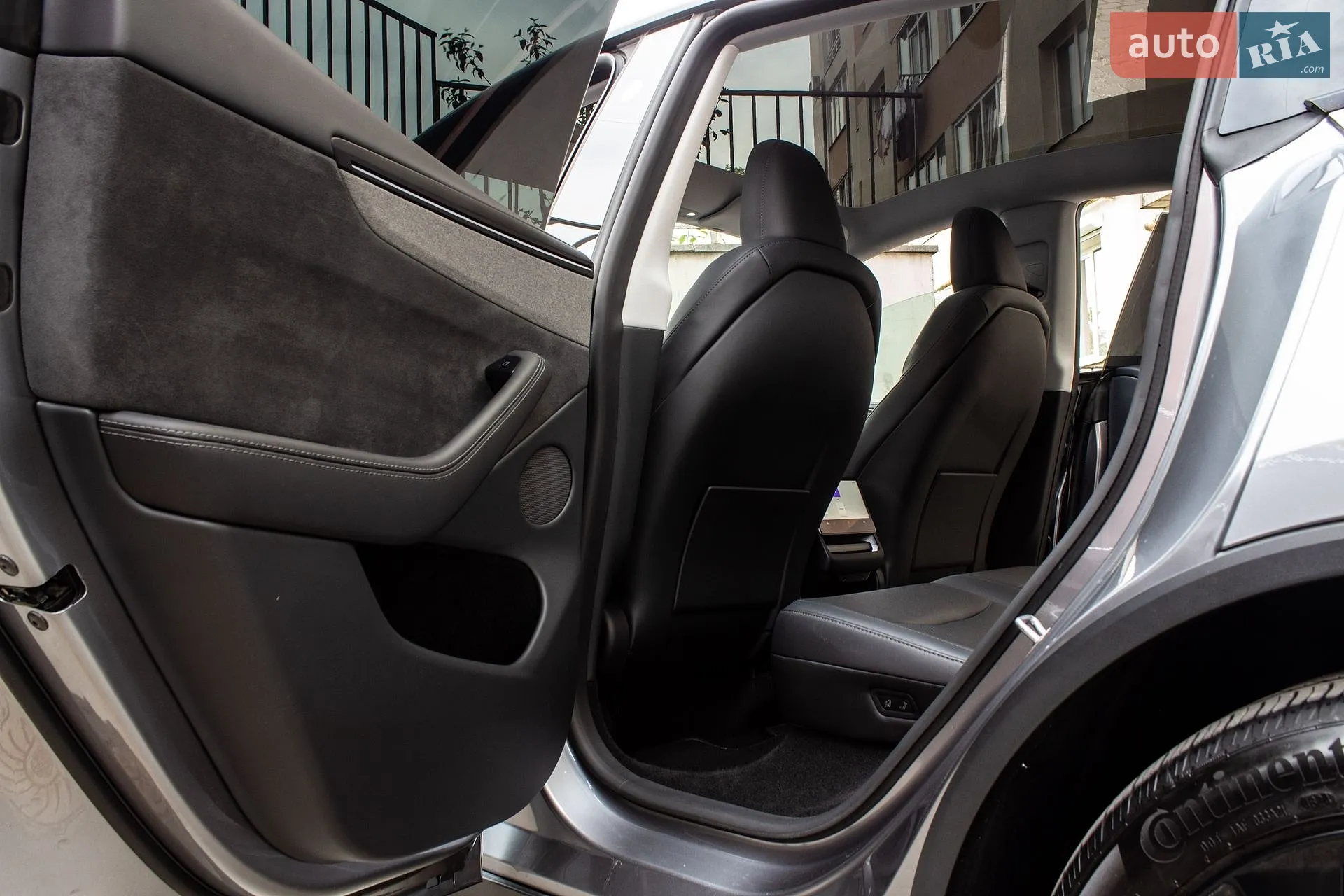 2025 Tesla Model Y - мініатюра 34