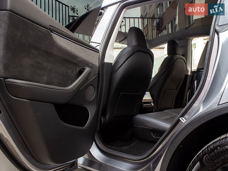 Внедорожник / Кроссовер Tesla Model Y 2025 в Львове