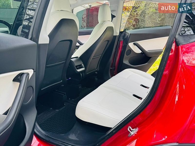Позашляховик / Кросовер Tesla Model Y 2021 в Житомирі