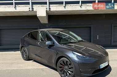 Позашляховик / Кросовер Tesla Model Y 2024 в Києві
