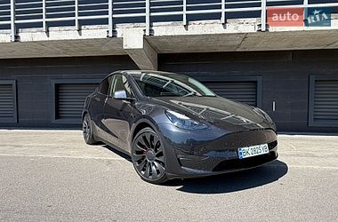 Позашляховик / Кросовер Tesla Model Y 2024 в Києві
