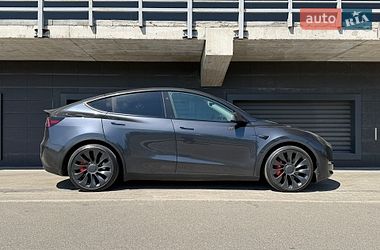 Позашляховик / Кросовер Tesla Model Y 2024 в Києві