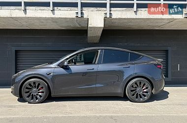 Позашляховик / Кросовер Tesla Model Y 2024 в Києві