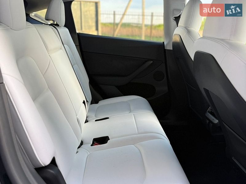 Позашляховик / Кросовер Tesla Model Y 2023 в Тернополі