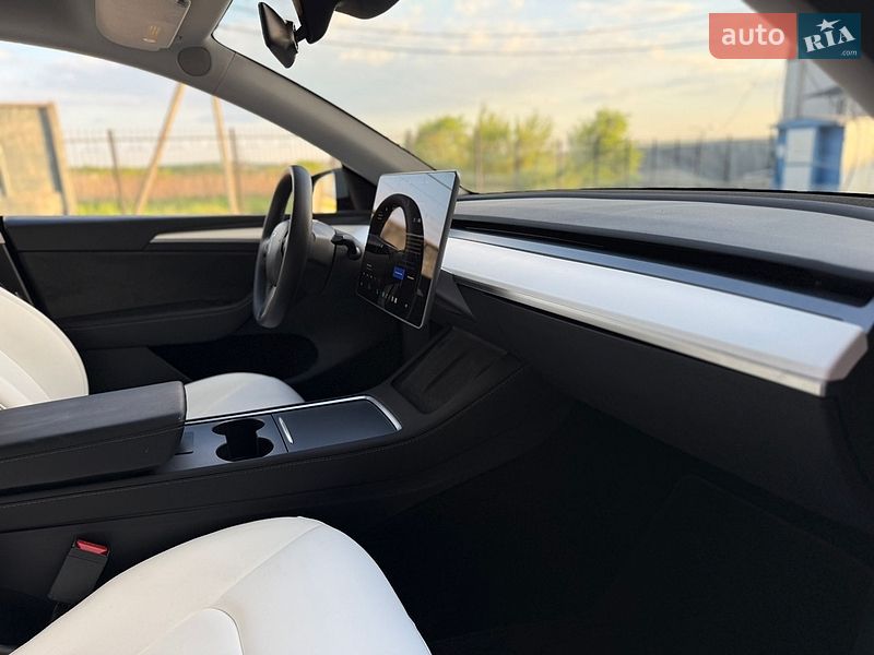 Позашляховик / Кросовер Tesla Model Y 2023 в Тернополі