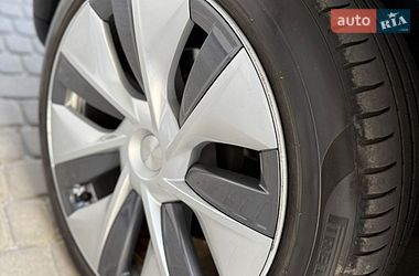 Позашляховик / Кросовер Tesla Model Y 2023 в Тернополі