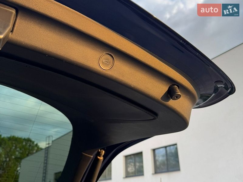 Внедорожник / Кроссовер Tesla Model Y 2022 в Луцке