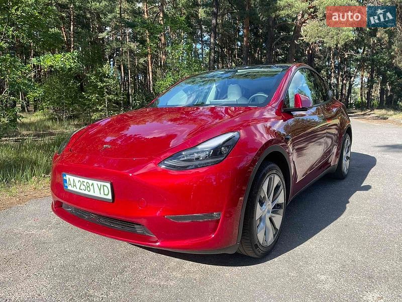 Внедорожник / Кроссовер Tesla Model Y 2024 в Киеве