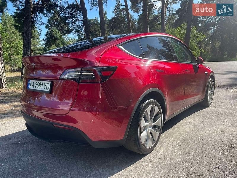 Внедорожник / Кроссовер Tesla Model Y 2024 в Киеве
