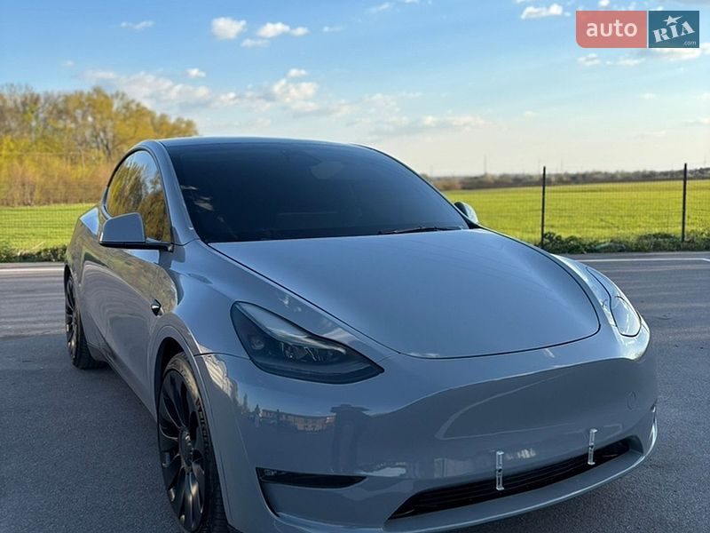 Tesla Model Y 2023